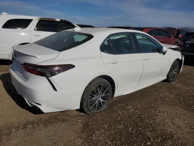 2022 Toyota Camry SE