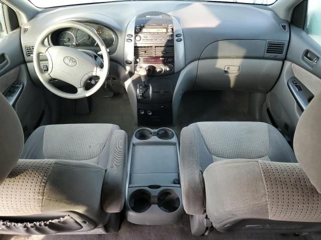 2009 Toyota Sienna CE