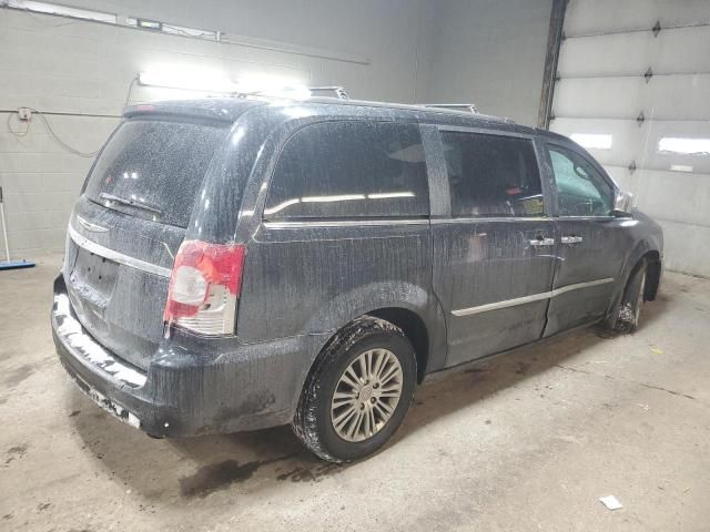 2014 Chrysler Town & Country Touring L