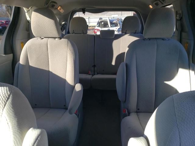 2014 Toyota Sienna LE