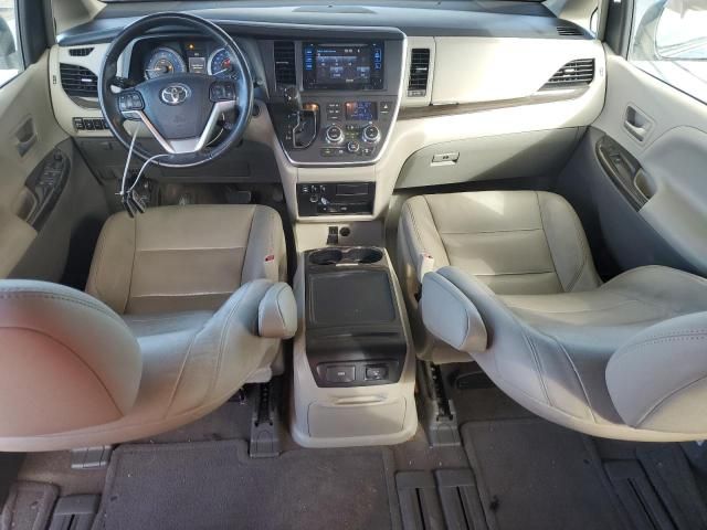 2017 Toyota Sienna XLE