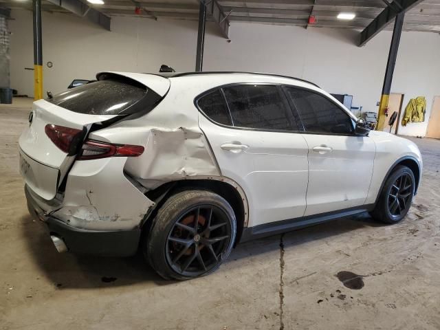 2018 Alfa Romeo Stelvio TI Luxury