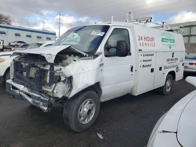 2017 Ford Econoline E350 Super Duty Cutaway Van