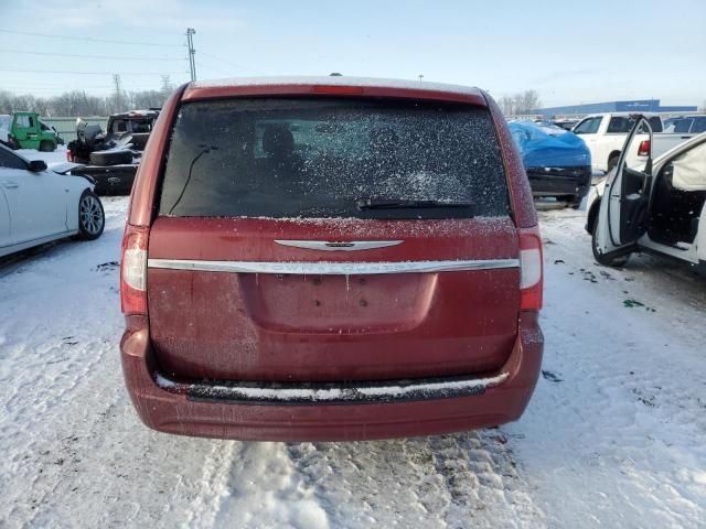 2013 Chrysler Town & Country S