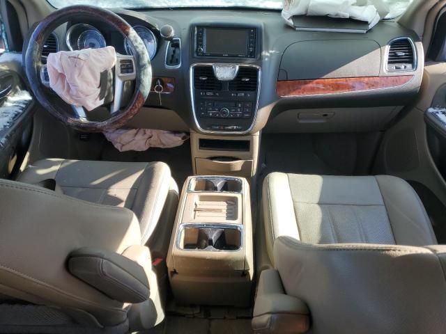 2016 Chrysler Town & Country Touring L