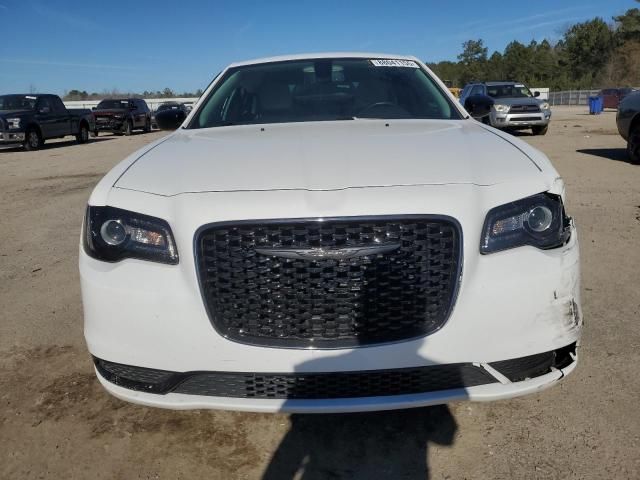 2022 Chrysler 300 Touring