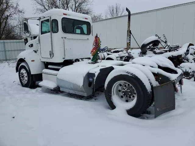 2014 Peterbilt 382