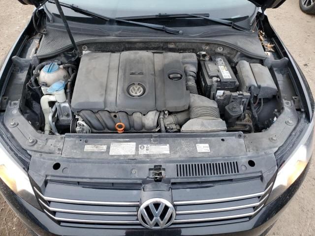 2013 Volkswagen Passat SE