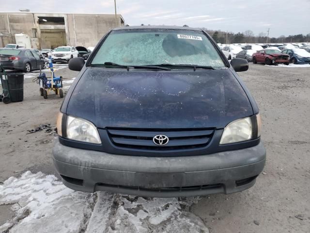 2001 Toyota Sienna LE