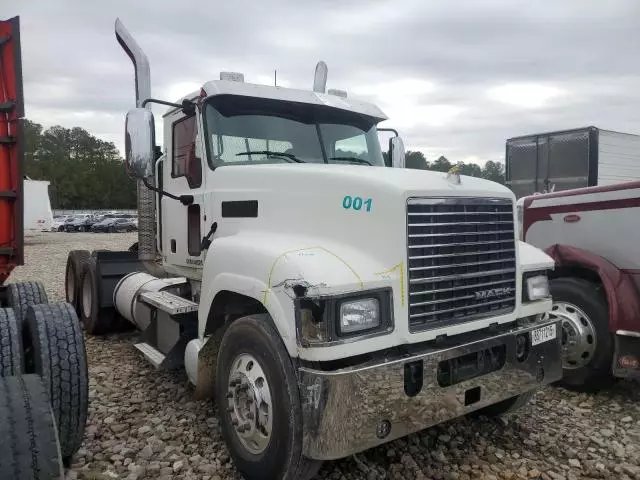 2012 Mack 600 CHU600