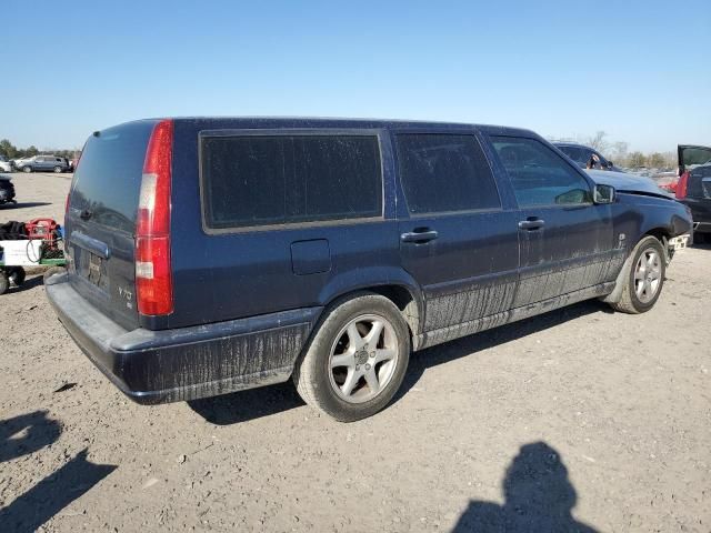 2000 Volvo V70 Base