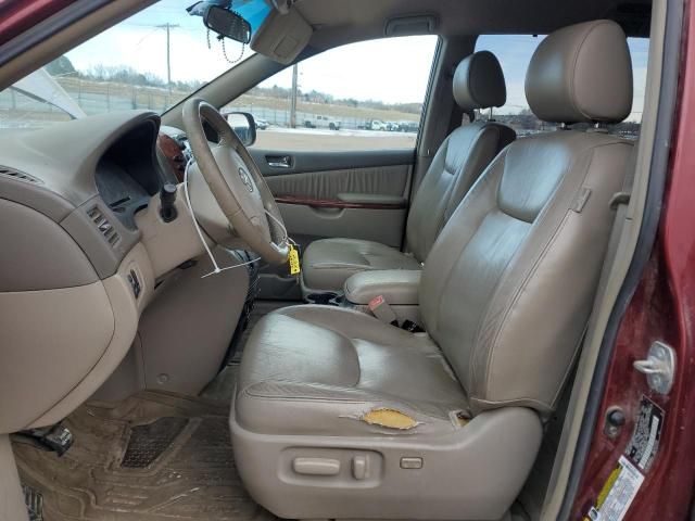 2005 Toyota Sienna XLE