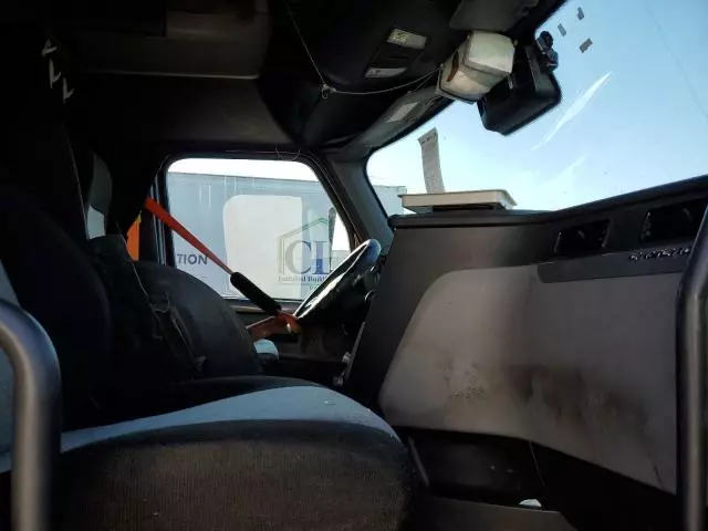 2022 Freightliner Cascadia 126