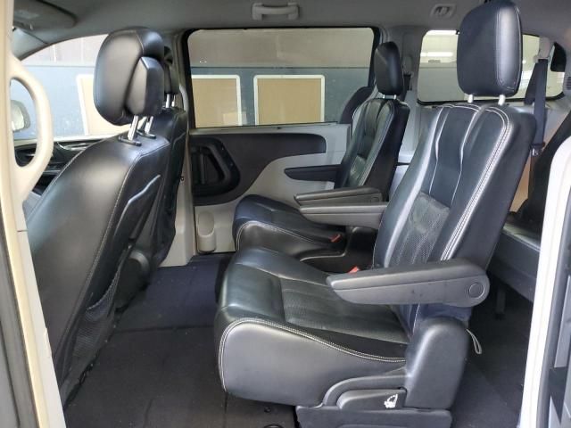 2015 Chrysler Town & Country Touring L