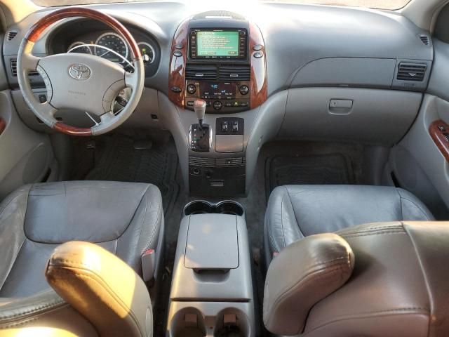 2005 Toyota Sienna XLE