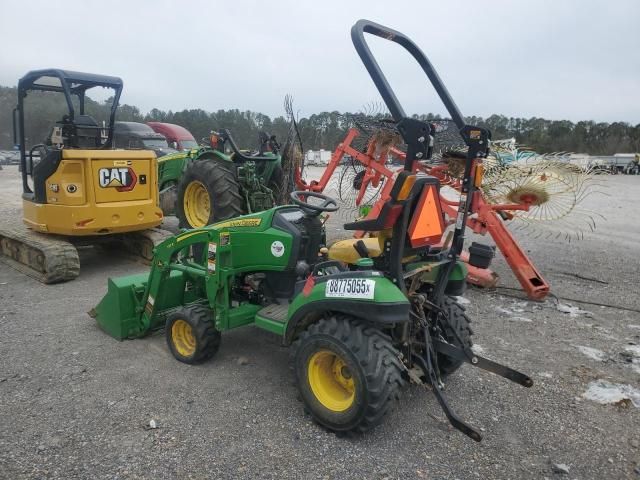 2019 John Deere 1025R