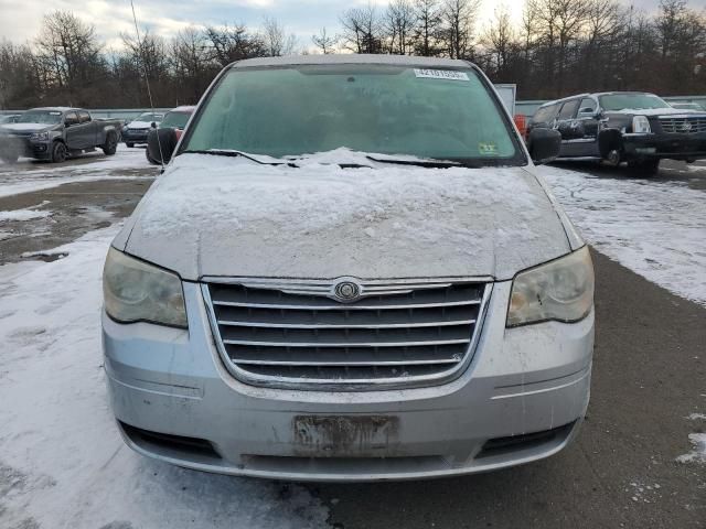 2010 Chrysler Town & Country LX