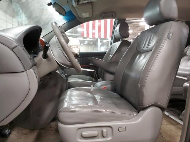 2005 Toyota Sienna XLE