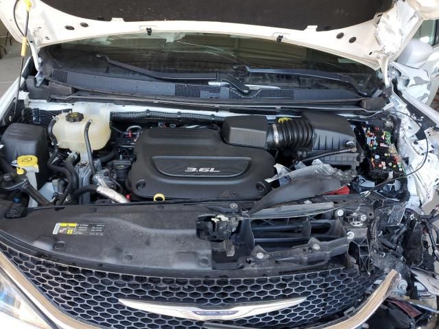 2017 Chrysler Pacifica Touring L Plus