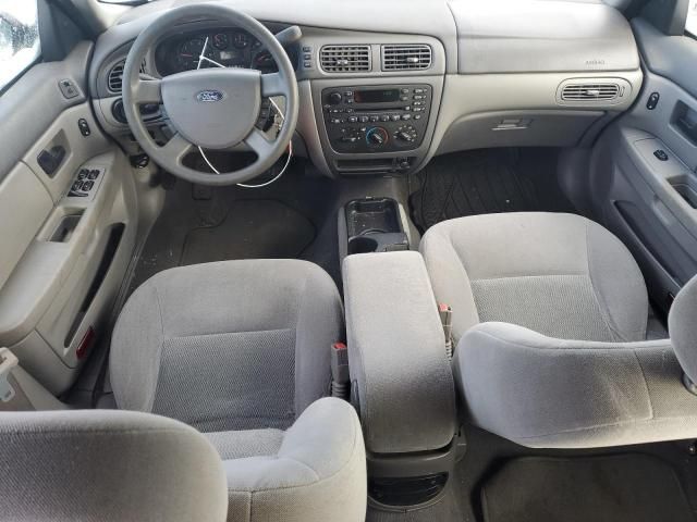 2005 Ford Taurus SE