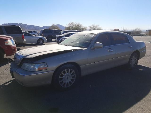 2006 Lincoln Town Car Signature