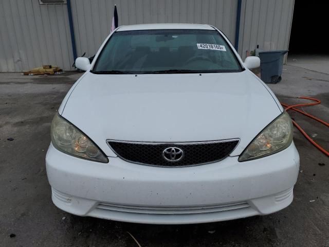 2005 Toyota Camry LE