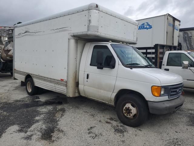 2007 Ford Econoline E450 Super Duty Cutaway Van