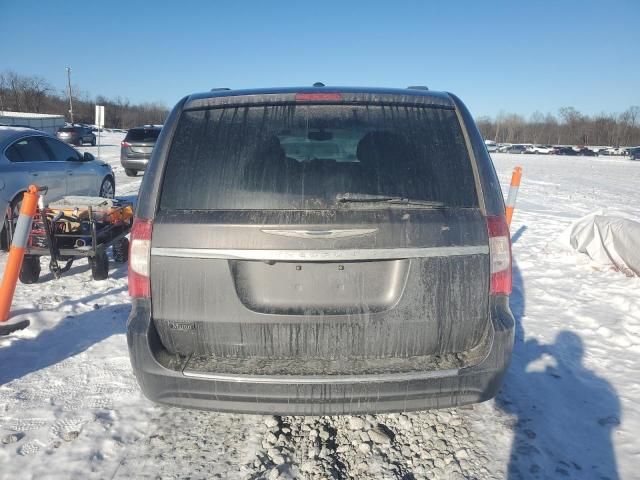 2016 Chrysler Town & Country Touring L