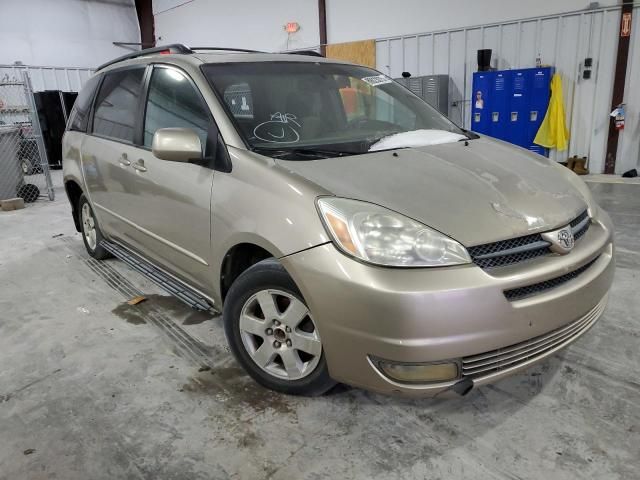 2004 Toyota Sienna XLE