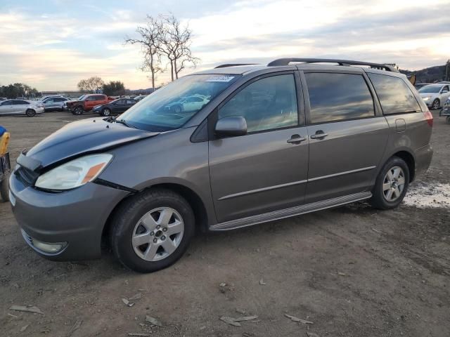 2004 Toyota Sienna XLE