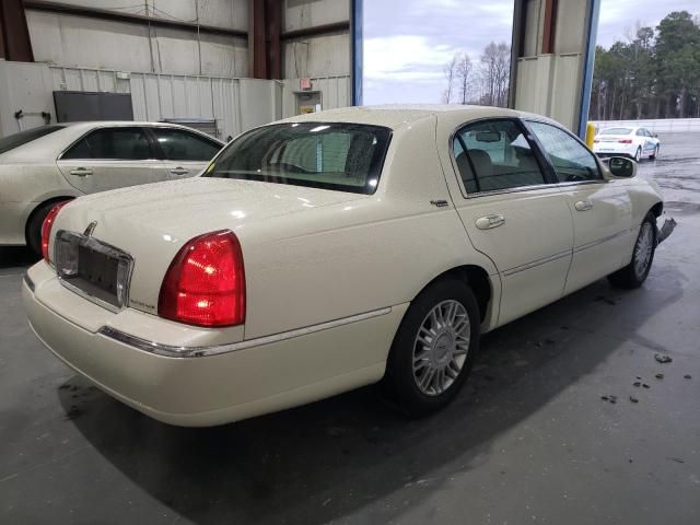 2006 Lincoln Town Car Signature Limited