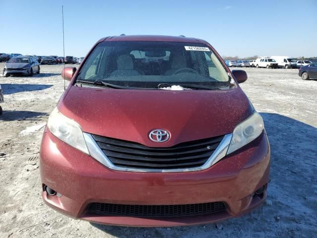 2014 Toyota Sienna LE