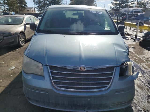 2009 Chrysler Town & Country LX