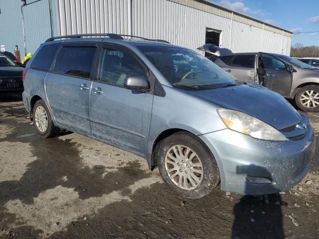 2010 Toyota Sienna XLE