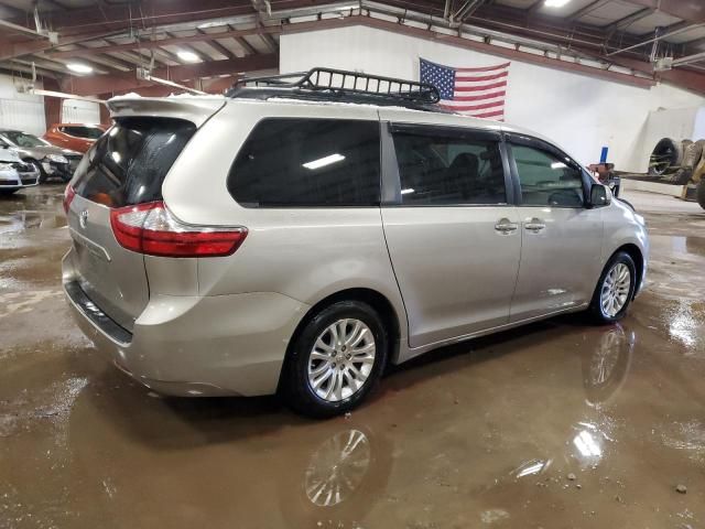 2016 Toyota Sienna XLE