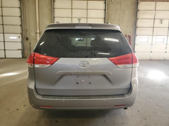 2013 Toyota Sienna XLE