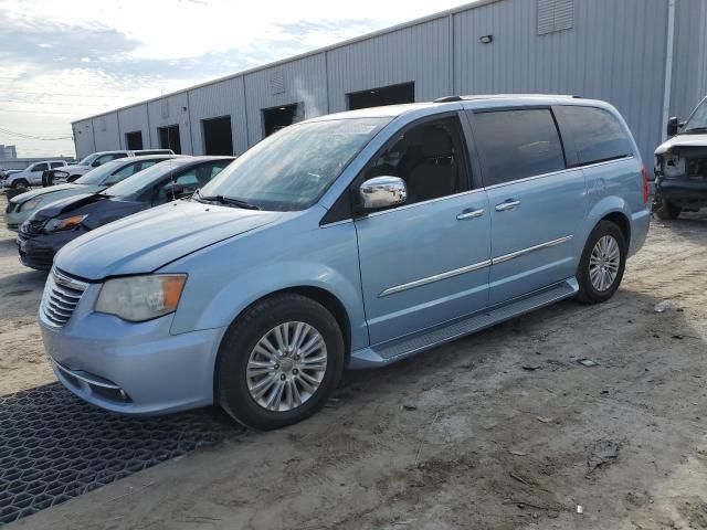 2013 Chrysler Town & Country Limited