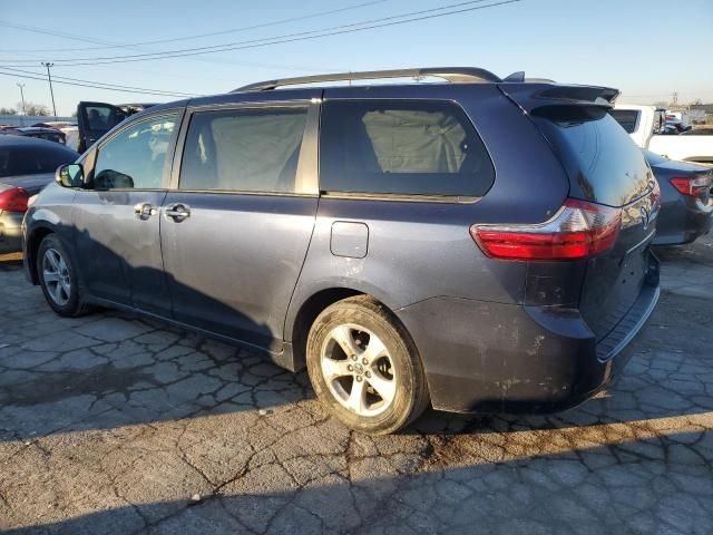 2020 Toyota Sienna LE