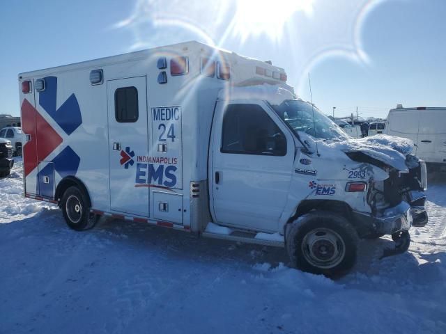 2019 Ford Econoline E450 Super Duty Cutaway Van