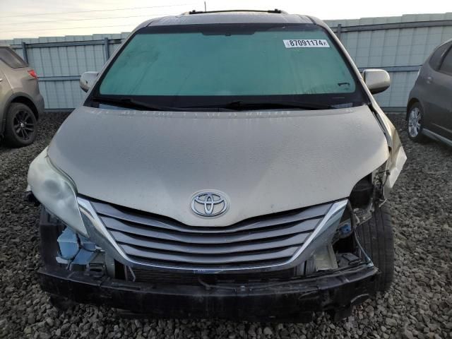 2015 Toyota Sienna XLE