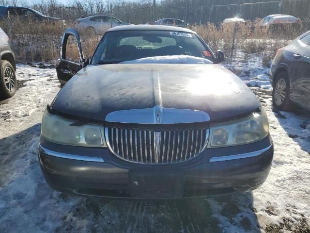 2002 Lincoln Town Car Signature