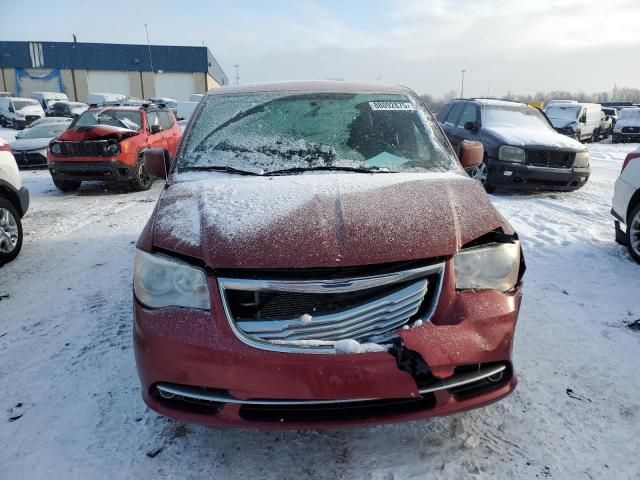 2013 Chrysler Town & Country S