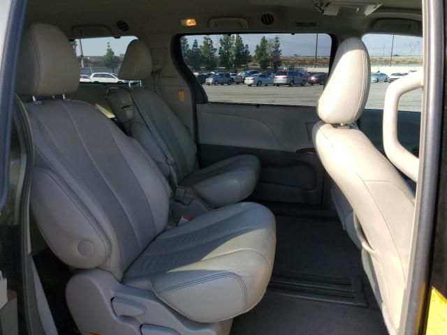 2013 Toyota Sienna XLE