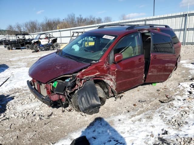 2004 Toyota Sienna XLE