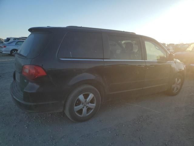 2011 Volkswagen Routan SE