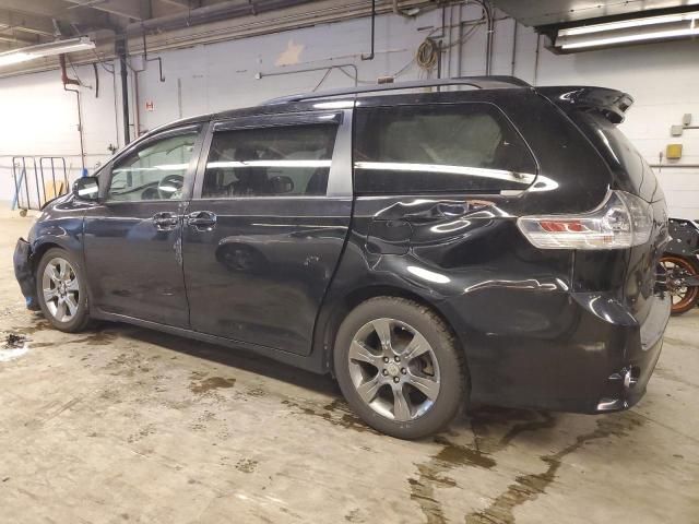 2011 Toyota Sienna Sport