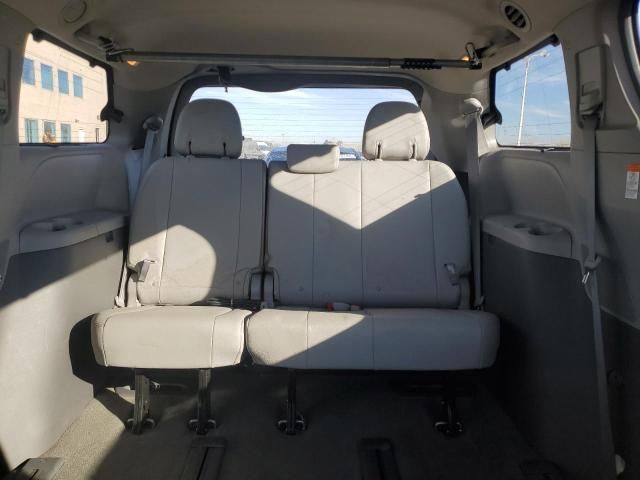 2016 Toyota Sienna XLE