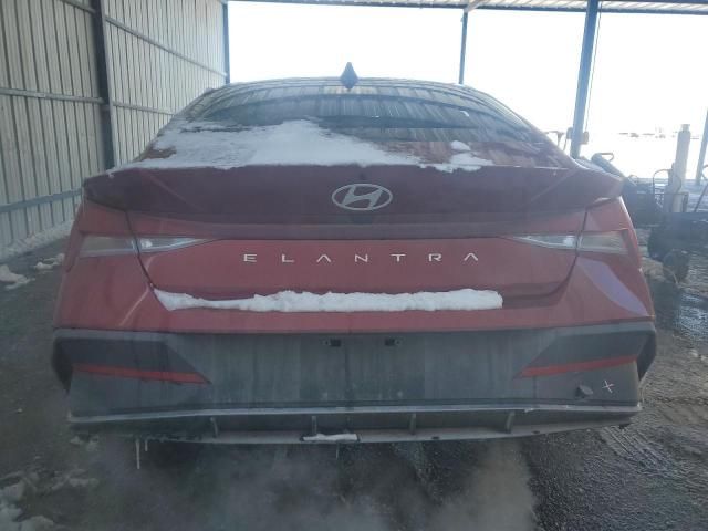 2024 Hyundai Elantra SE