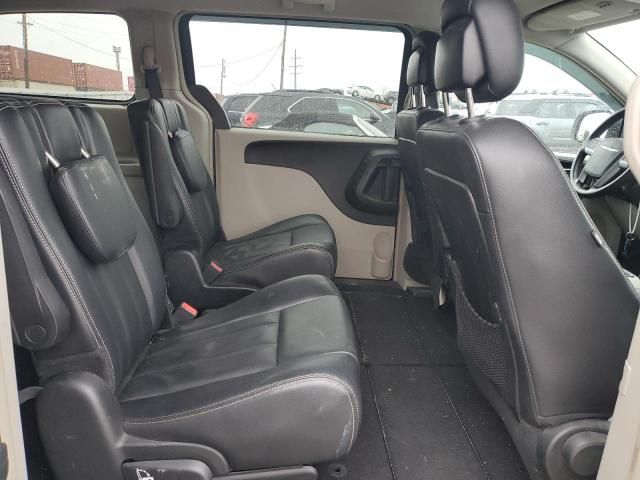 2013 Chrysler Town & Country Touring