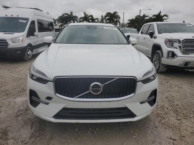 2022 Volvo XC60 B5 Momentum